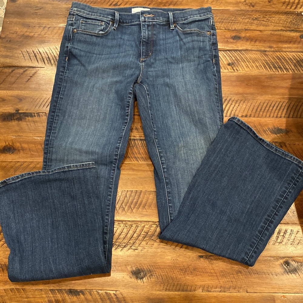 LIKE NEW Ann Taylor LOFT flare jeans!!